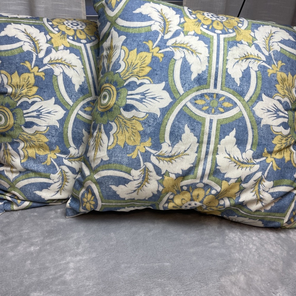 Set of 2 Pottery Barn Indoor/Outdoor Pillows 24"x24" Floral Medallion Stuffed